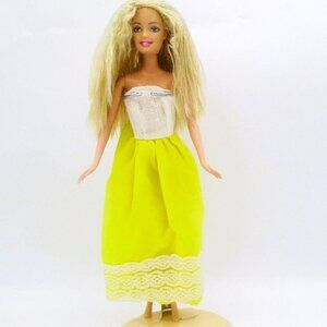 Vintage 1999 Mattel Barbie Doll Blonde Hair Blue Eyes Yellow Dress
